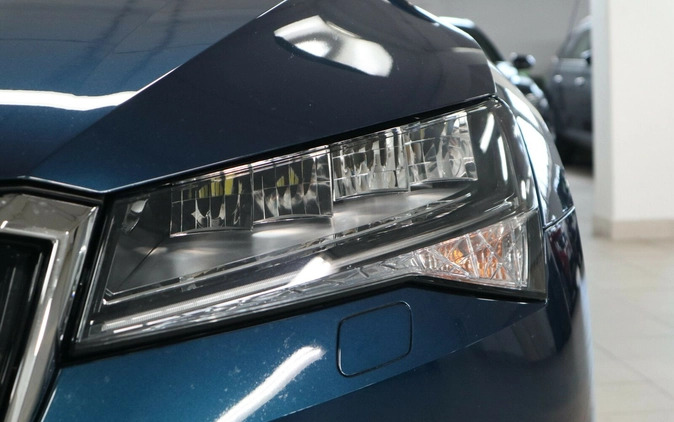 Skoda Superb cena 139900 przebieg: 30673, rok produkcji 2022 z Olsztyn małe 301